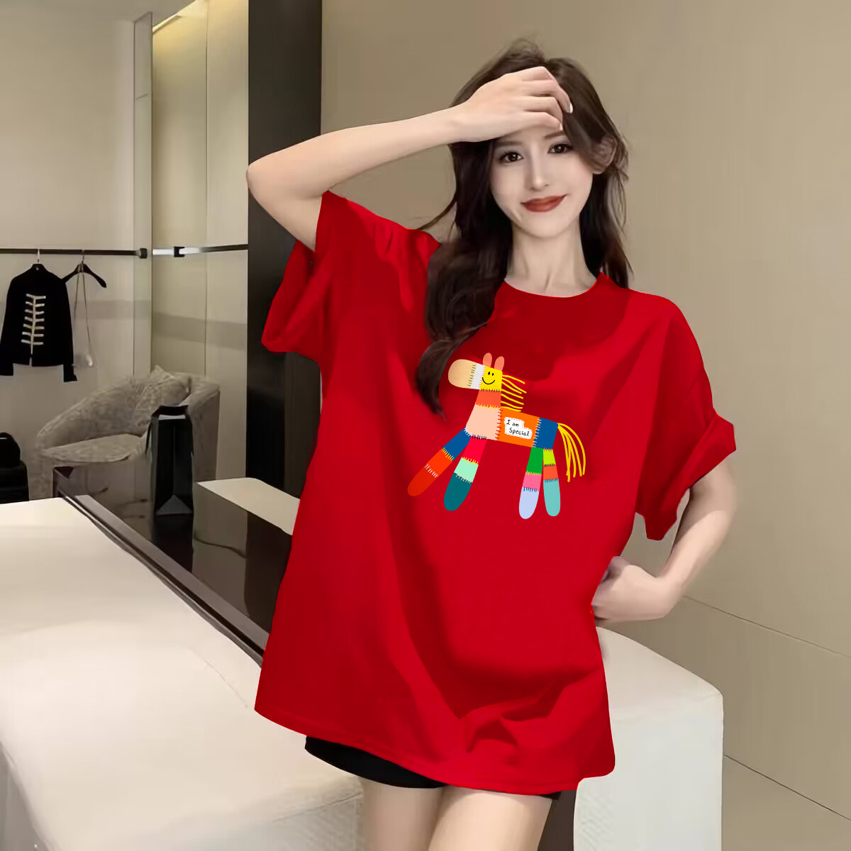 تي شيرت بناتي قصير الأكمام باللون الأحمر مع صورة حصان كرتوني