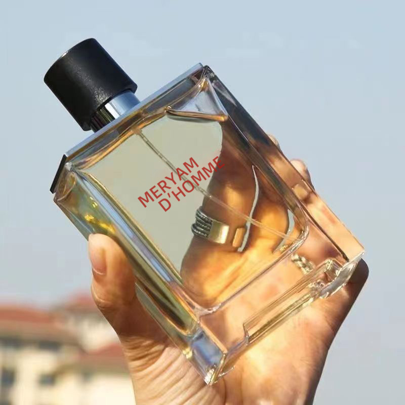 عطر خشبي دائم للنساء والرجال برائحة فاخرة وعصرية