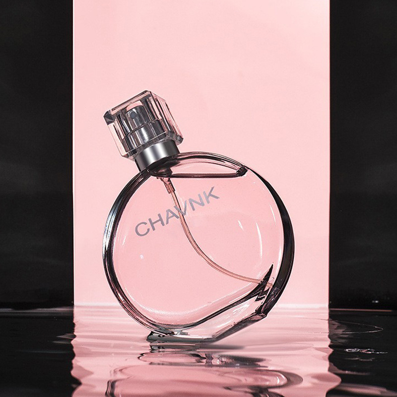 عطر نسائي رومانسي بالفراولة والفواكه
