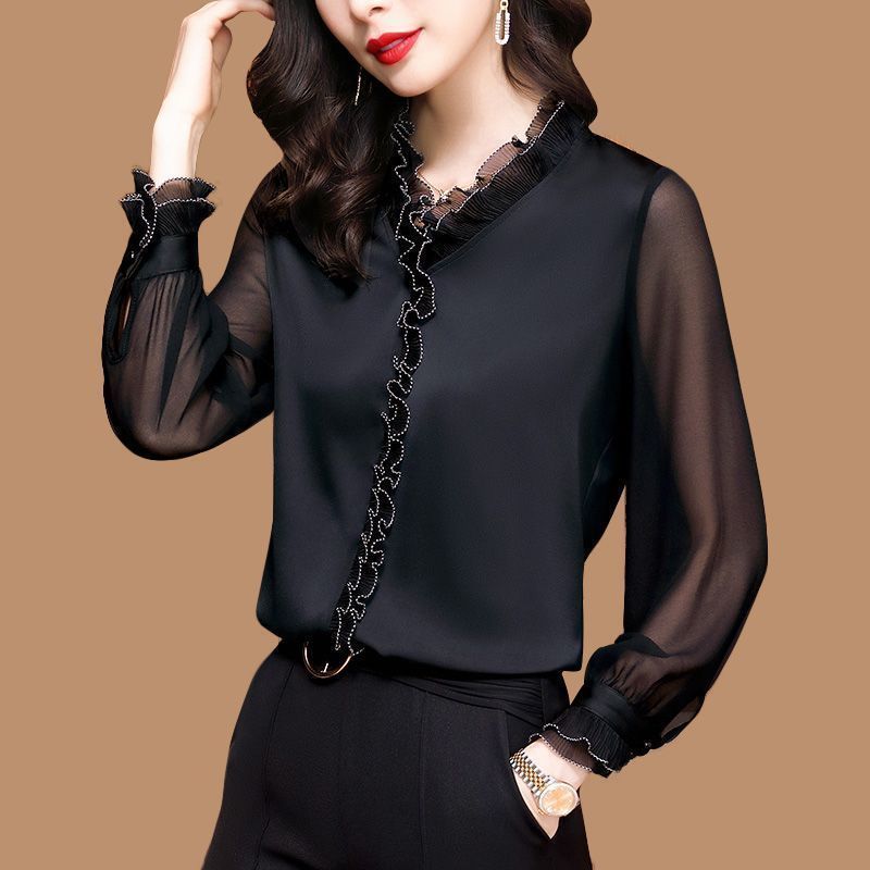 تي شيرت أنثى طويلة الأكمام باللون الأسود