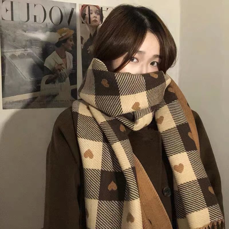 وشاح شتوي نسائي سميك بتصميم متقطع وقلب دافئ للعمل