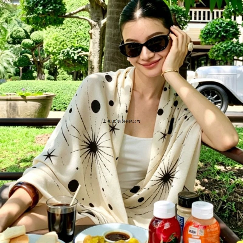 وشاح نسائي رقيق بتصميم نجوم ومقاوم للشمس لربيع وصيف ٢٠٢٦