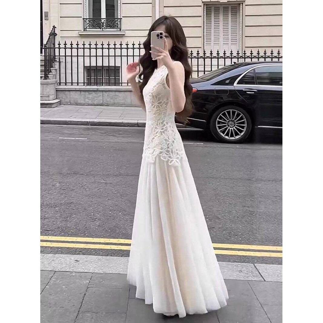 فستان سوارية أنيق من الليس والشبكة مع تصميم جمع الوسط