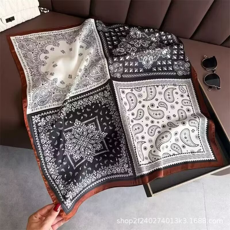 عقدة رقبة من القماش للنساء