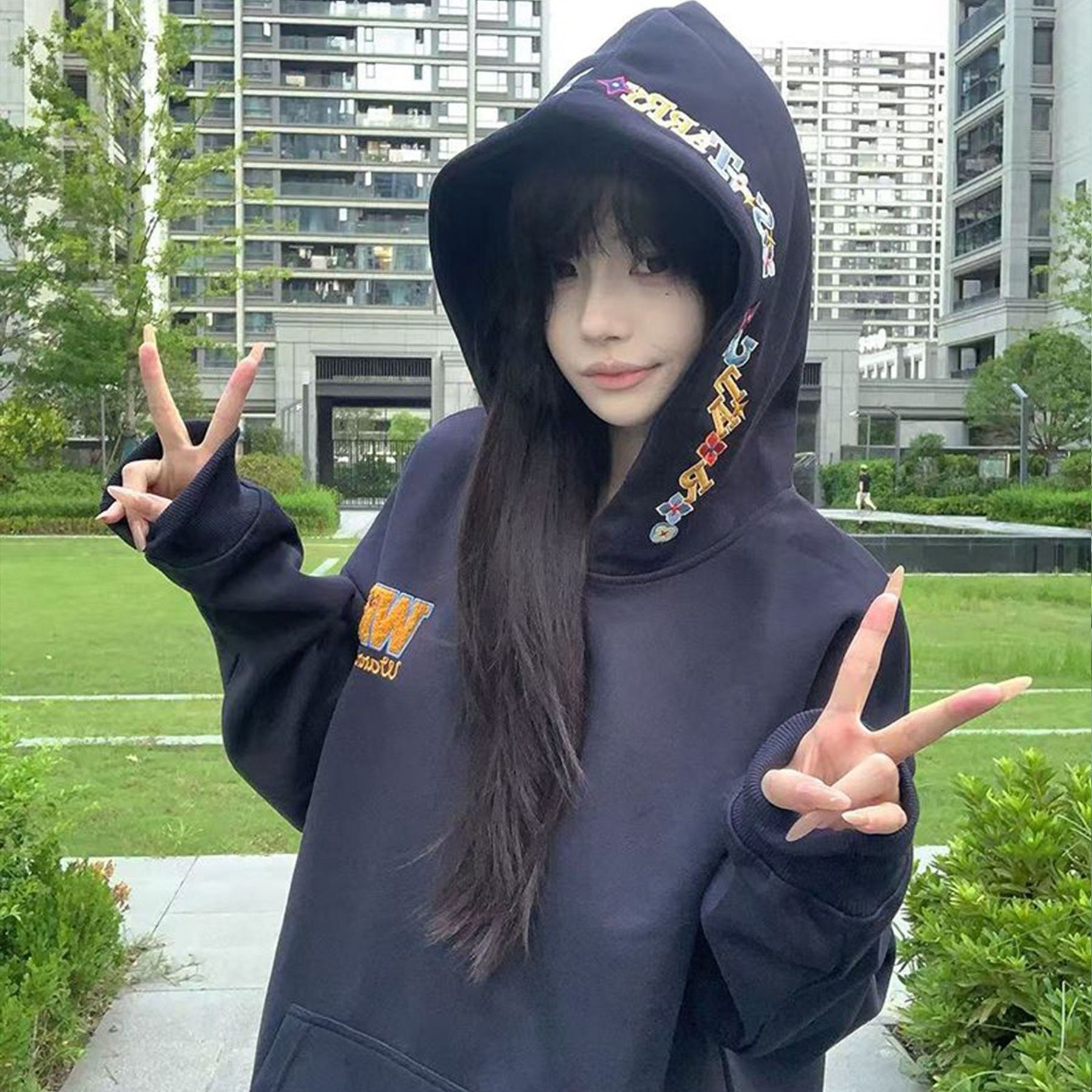 هودي نسائي وأزياء شبابية ملونة مطرزة بالرسائل