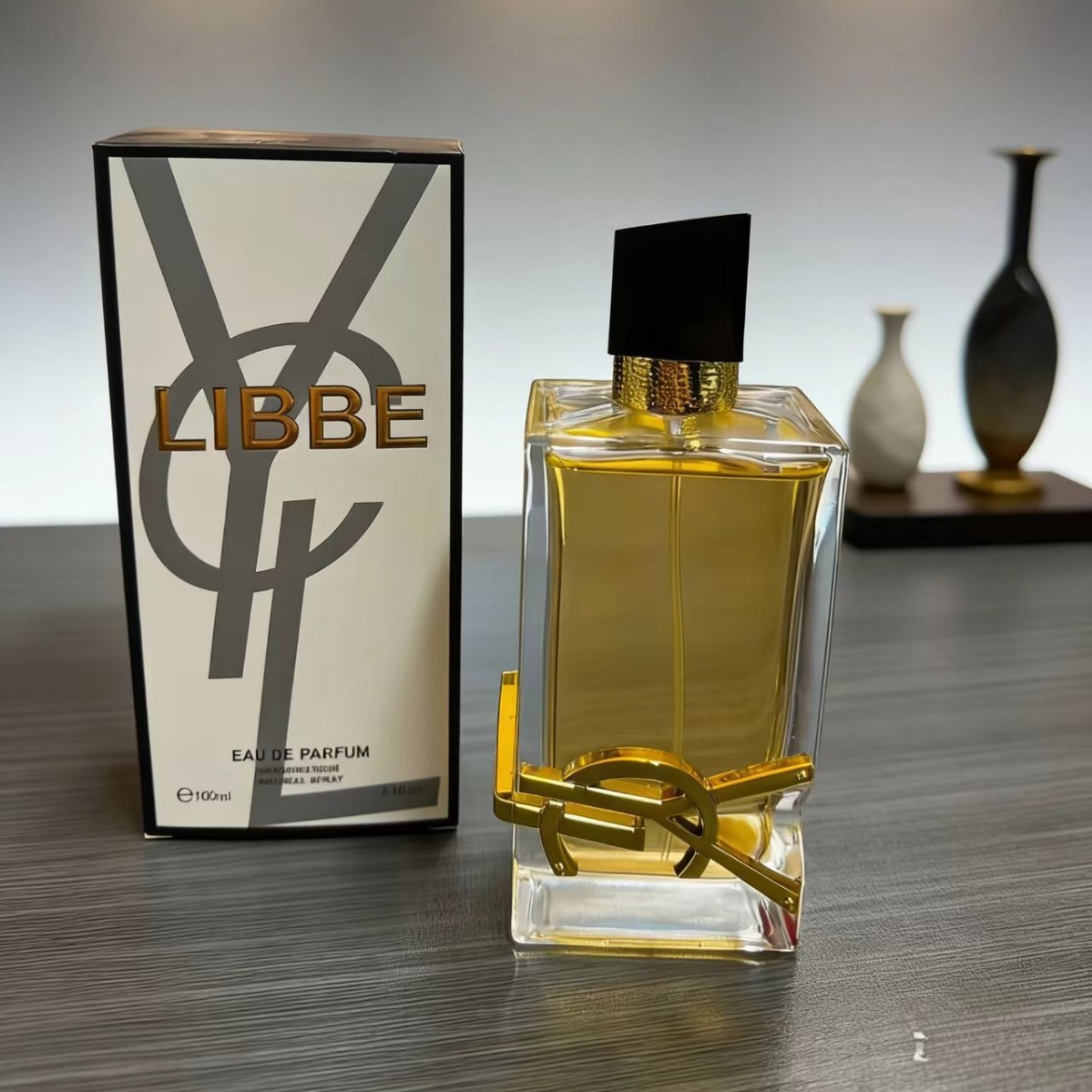عطر نسائي فواح برائحة الفواكه ١٠٠ مل ثابت لفترات طويلة