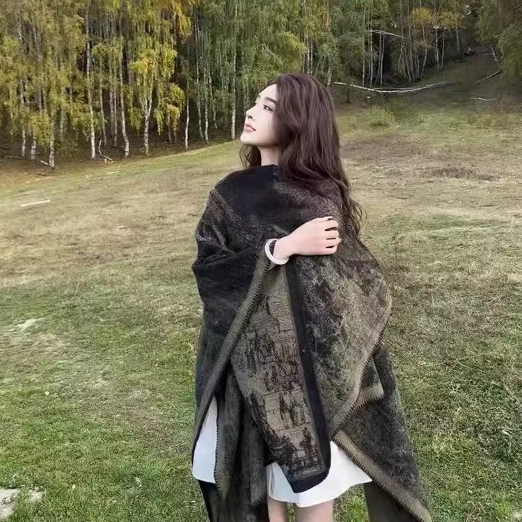 وشاح شتوي سميك للنساء بتصميم عملي للسفر إلى المناطق الباردة