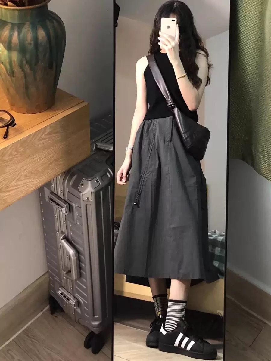 تنورة بناتي قصيرة بتصميم أميركي كلاسيكي مع حزام عالي