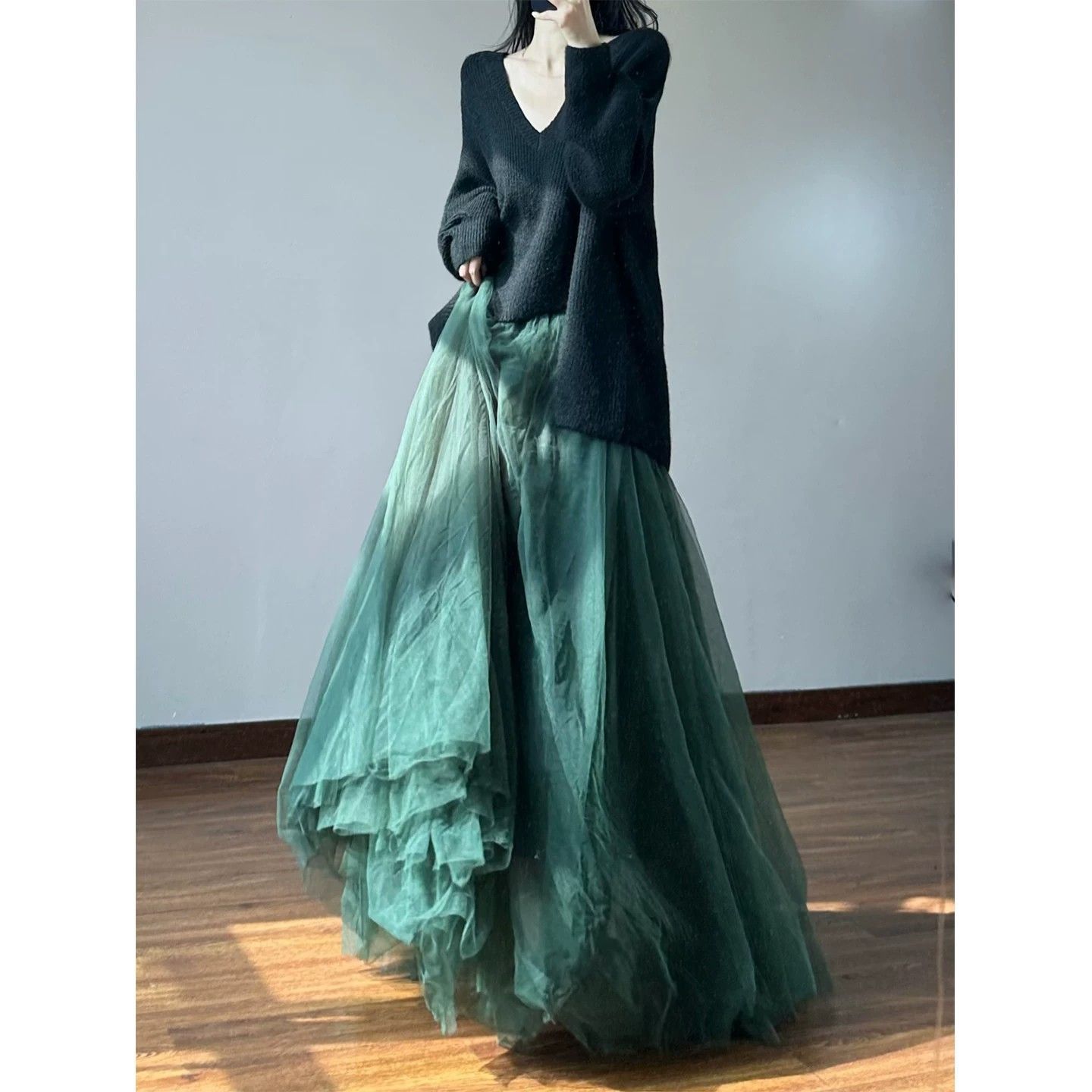 تنورة خضراء طويلة بتصميم ممتاز ومريح للارتداء