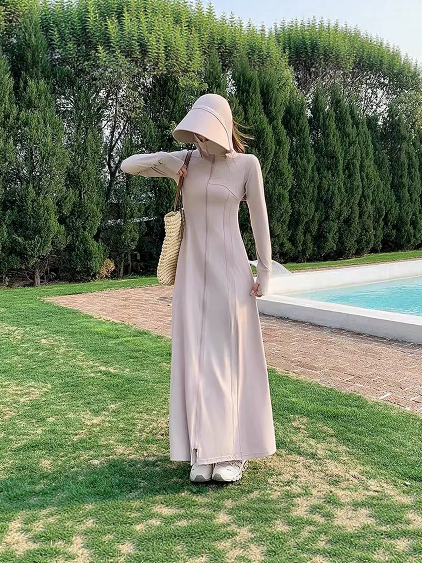 فستان شتوي طويل لامع لون أسود للنساء