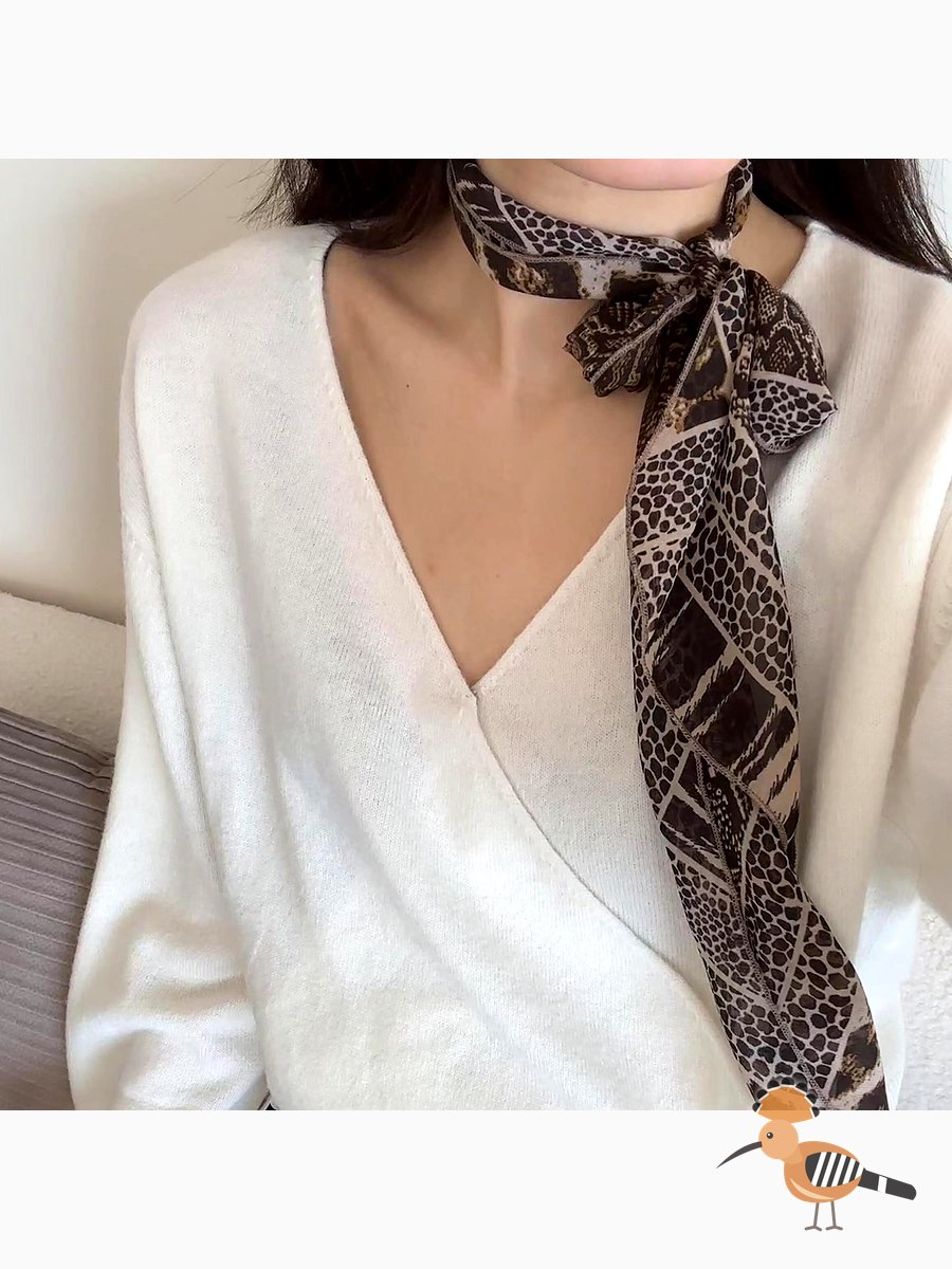 وشاح بنمط النقاط الموجية الأسود مع طبعة الفهد للبنات