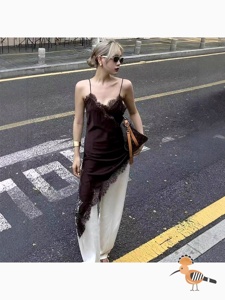 فستان صيفي طويل بتصميم فرنسي وأشرطة رفيعة وتطريز دانتيل